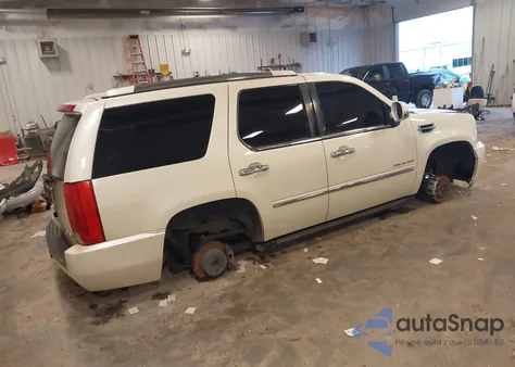 2012 Cadillac Escalade Platinum Edition z USA, uszkodzony, nr VIN 1GYS4DEF7CR172361